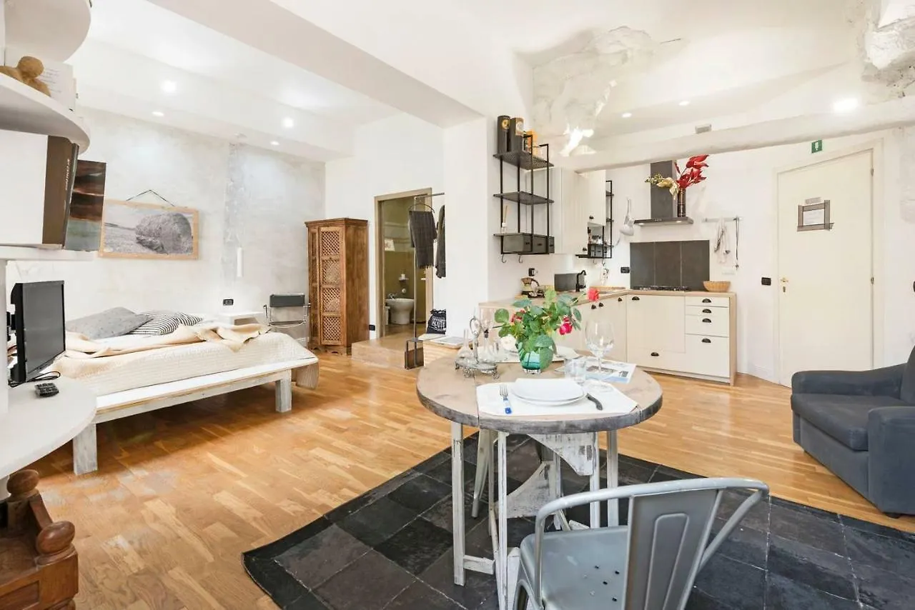 Hébergement de vacances Home Holidays Alviti Rome Italie